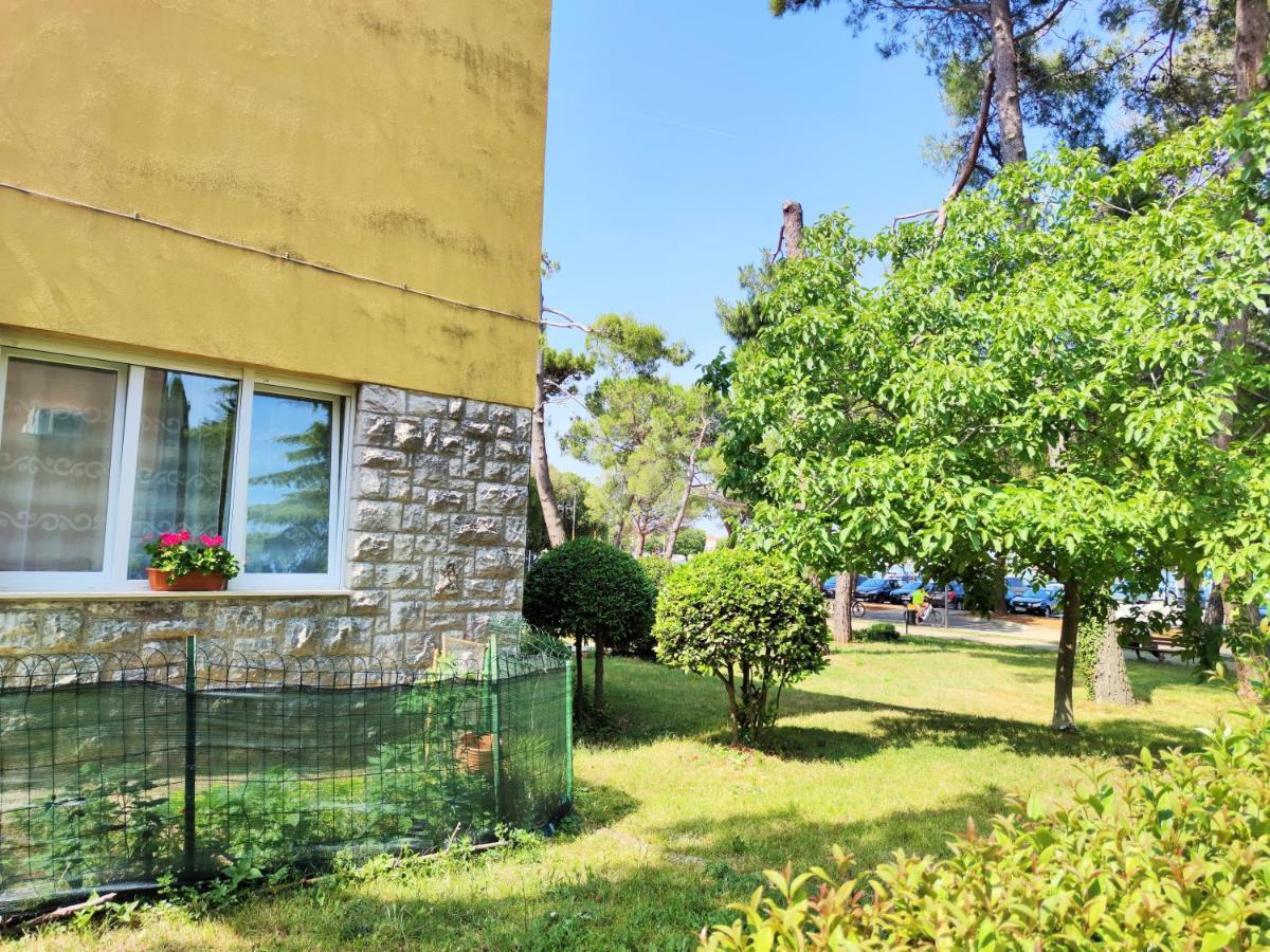 Apartment Leo Umago Esterno foto